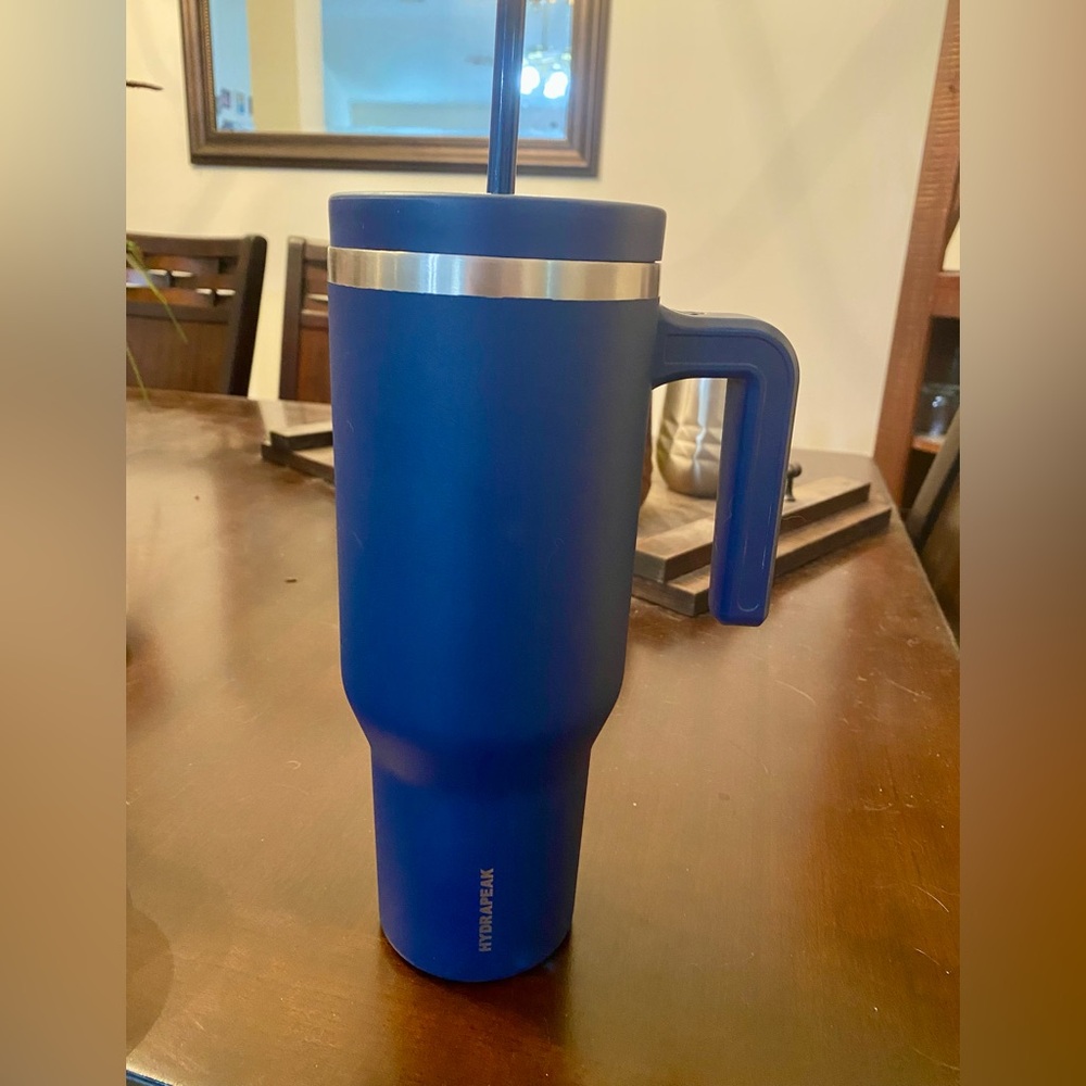 Hydrapeak 40 ounce tumbler with handle